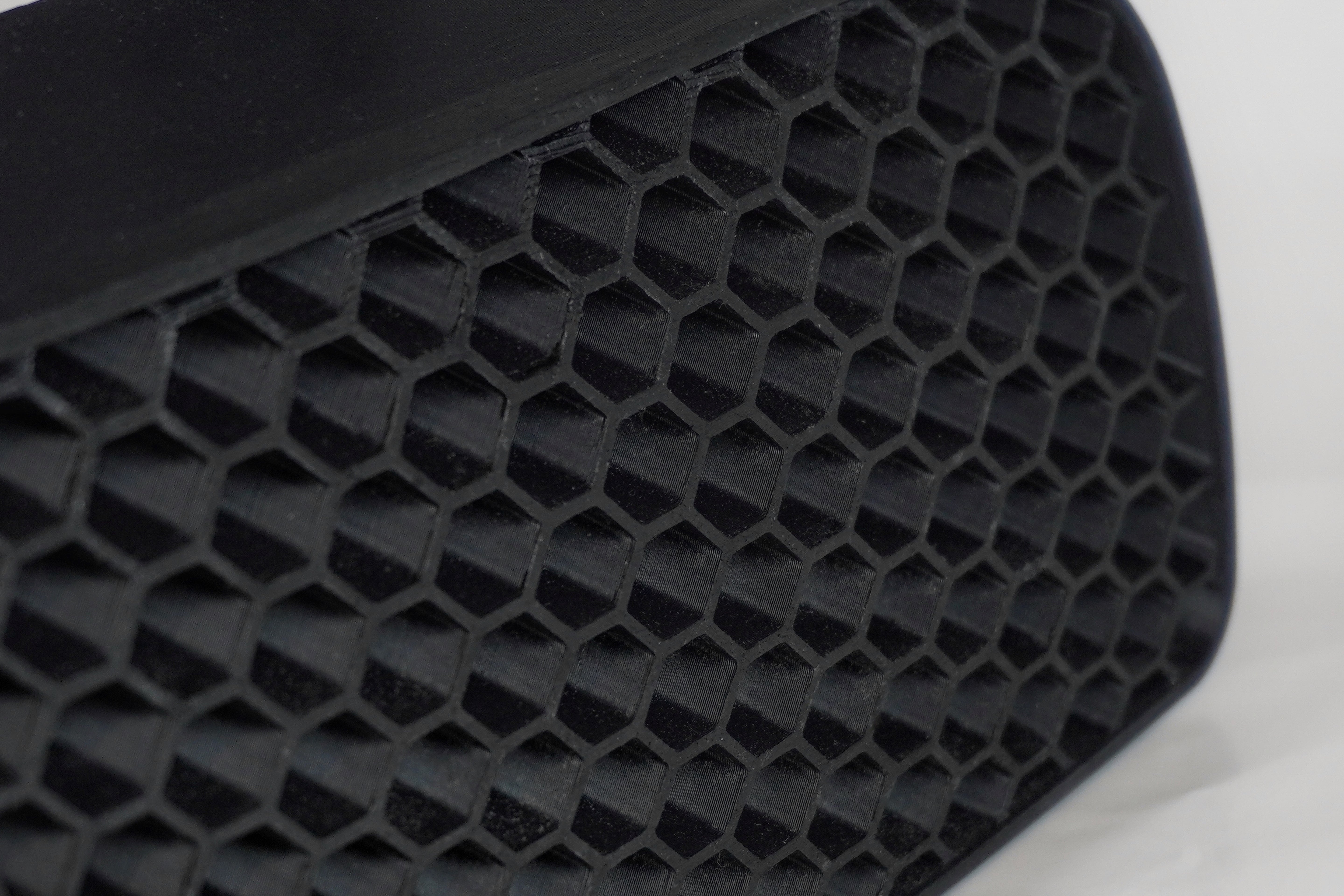 Upper Side Grille Hexagons compatible with Seat Leon M1/MK1/FR