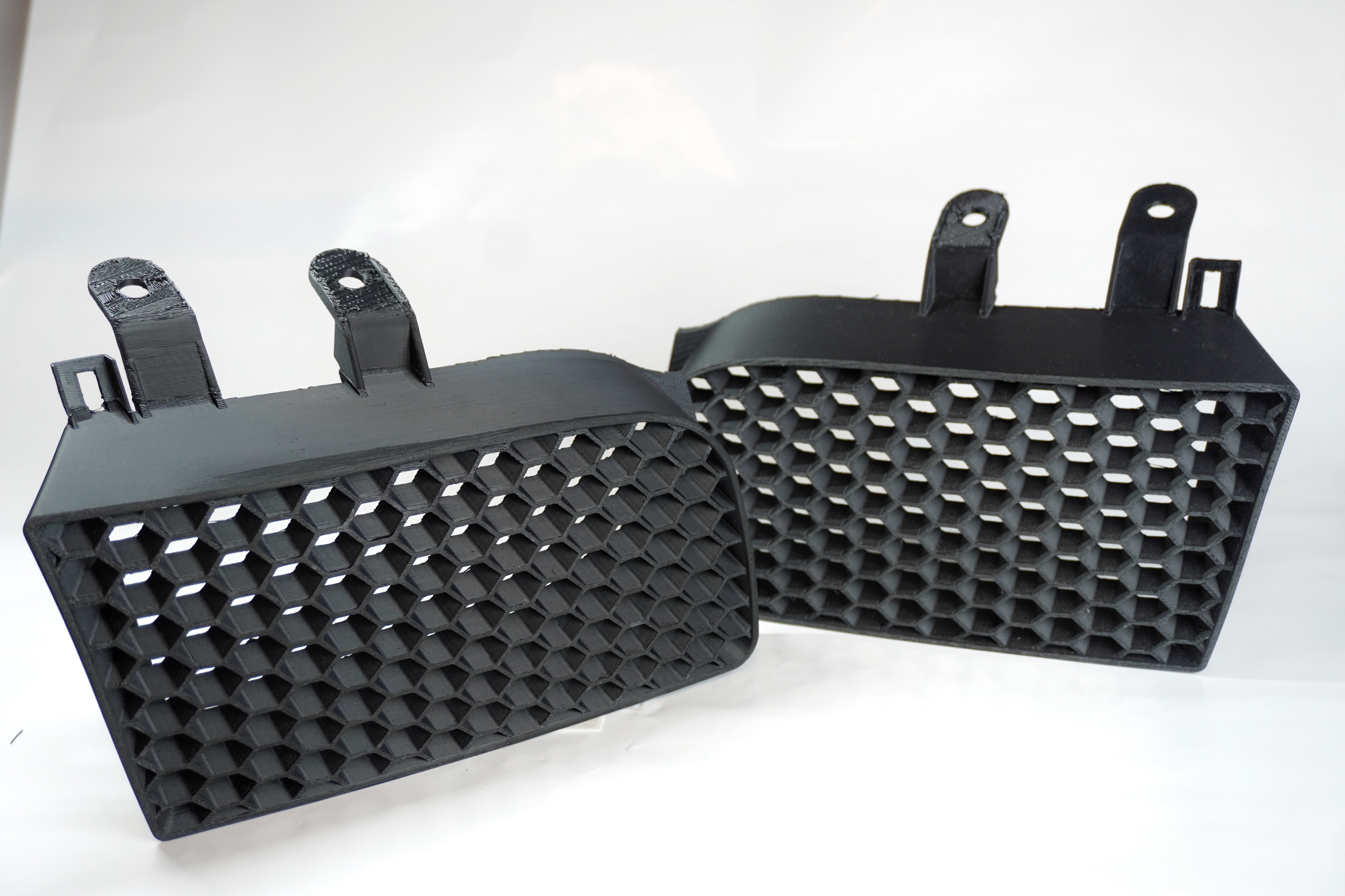 Upper Side Grille Hexagons compatible with Seat Leon M1/MK1/FR