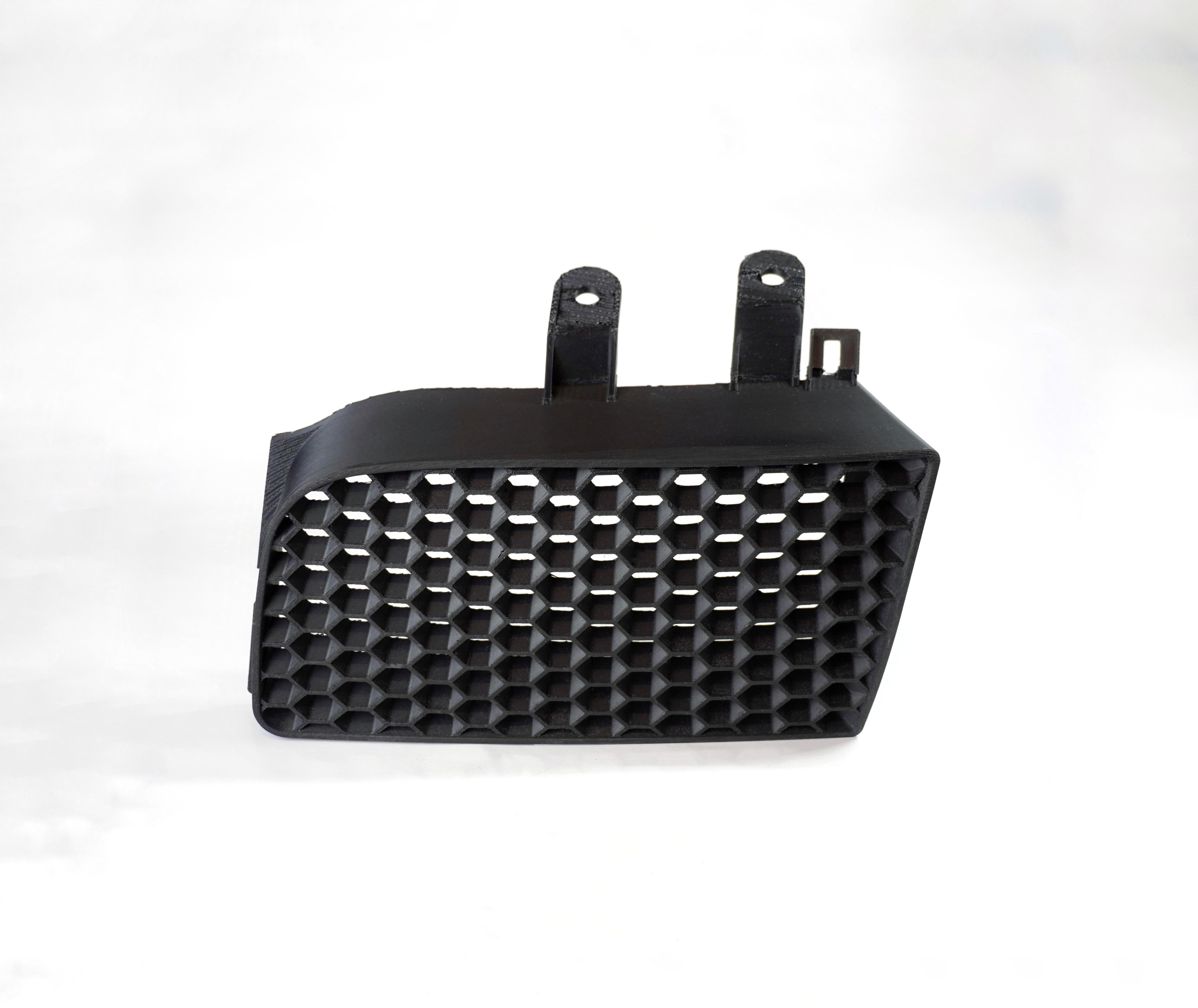 Upper Side Grille Hexagons compatible with Seat Leon M1/MK1/FR